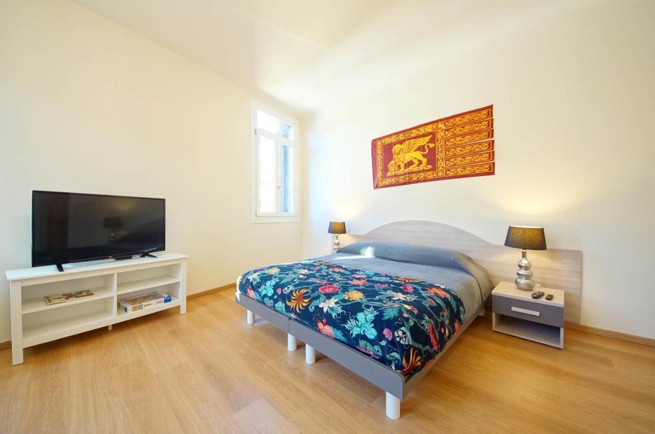 Ca' Circus 4 Rooms Wi-Fi Fibre Венеция Екстериор снимка
